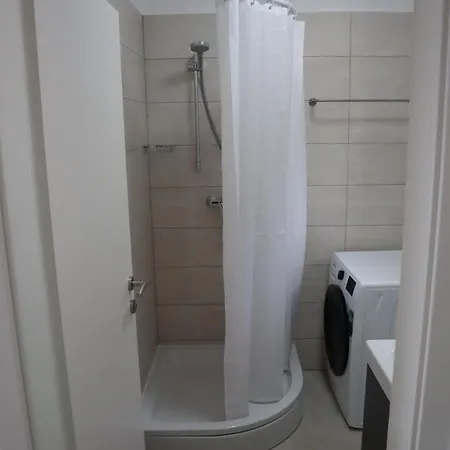 Bogoje Zapad Apartment *